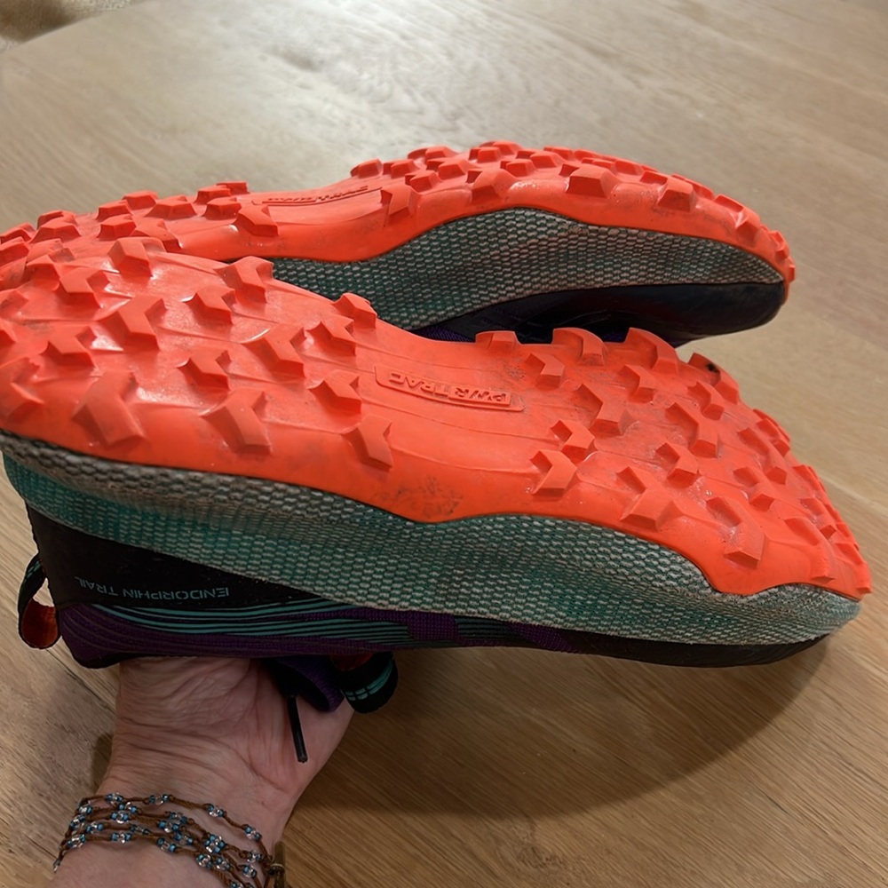 Saucony Endorphins Trail Shoes - Picture 7 of 8